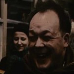 Man som skrattar i tunnelbanan (video)